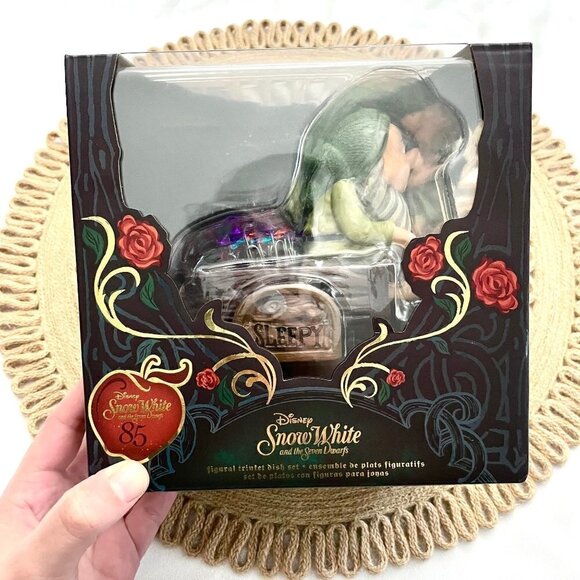 Disney Store Sleepy Snow White and the Seven Dwarfs Trinket Dish - Picture 5 of 7